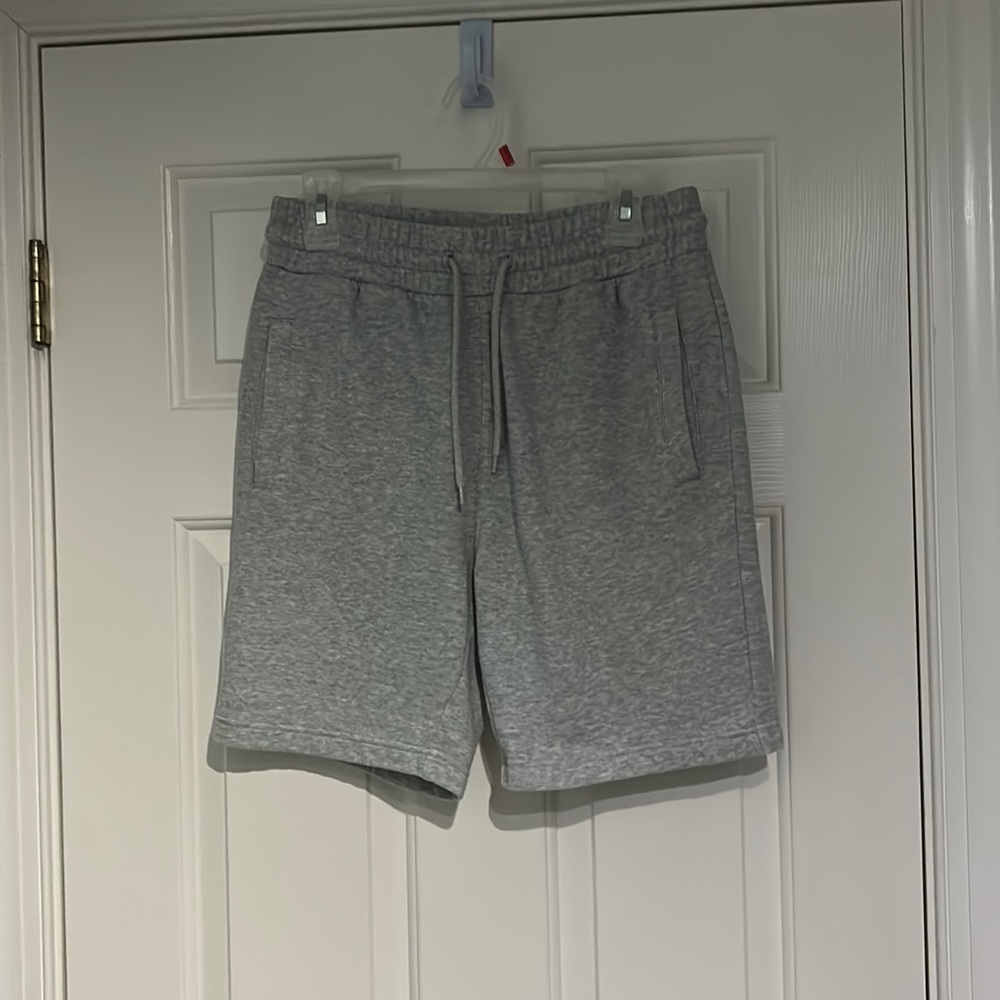 Men’s gym shorts